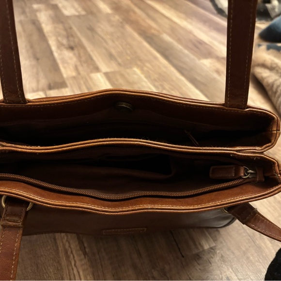 Strada Tan Leather Shoulder Bag - Picture 5 of 6